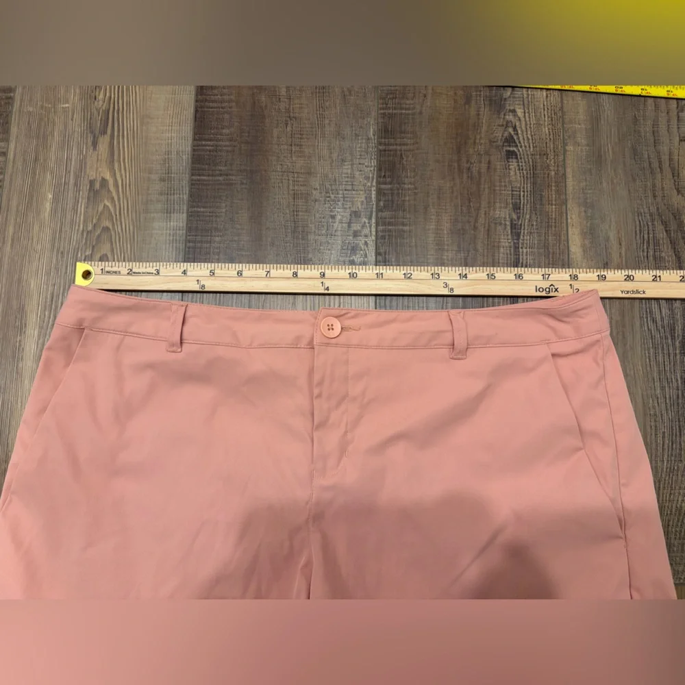 Oakley Peach-Blend‎ Athletic Shorts